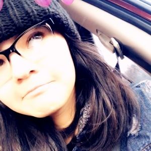 Meet your Posher, Ana